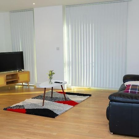 1 Bed Luxury Comfortable Apt ลอนดอน ภายนอก รูปภาพ