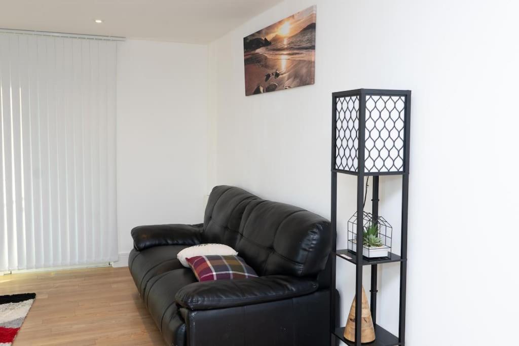 1 Bed Luxury Comfortable Apt ลอนดอน ภายนอก รูปภาพ