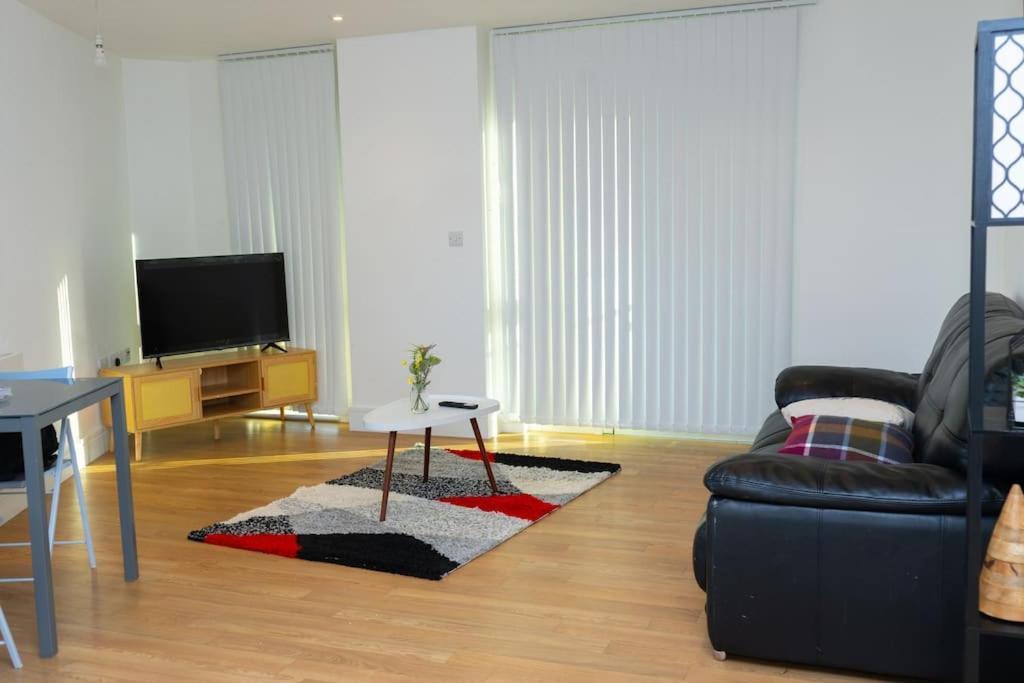 1 Bed Luxury Comfortable Apt ลอนดอน ภายนอก รูปภาพ